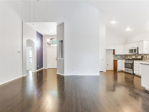 4th image of 2669 Chadwick Dr