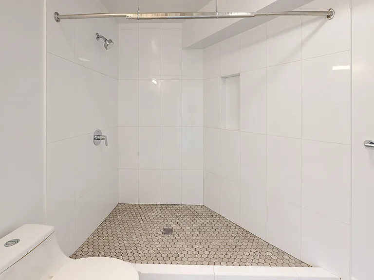 975 Burnett Ave #1 — Photo 17