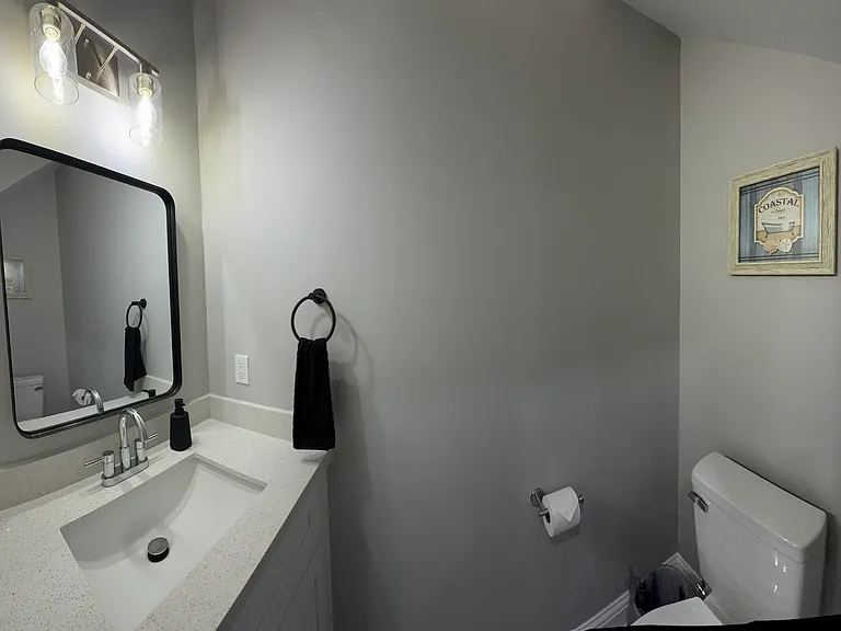 410 Peach St — Photo 13