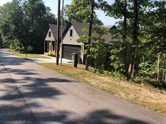 4th image of 13 Cawood Dr