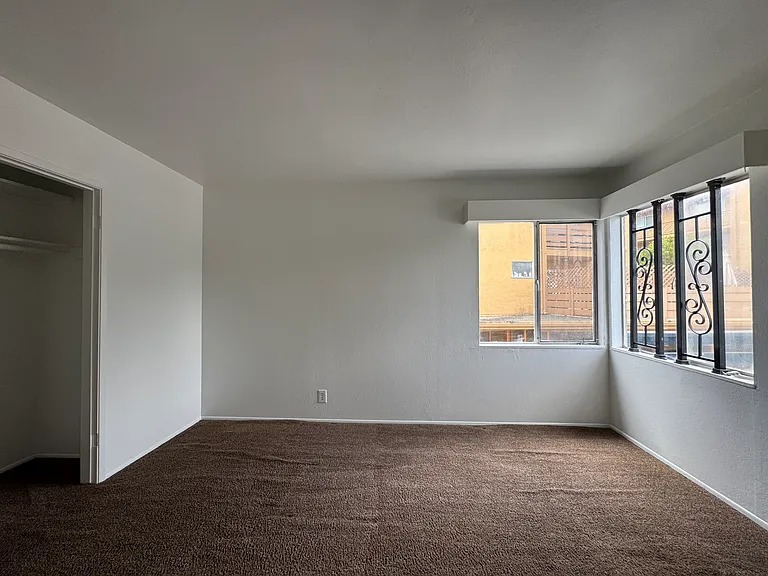 216 Orange St — Photo 15