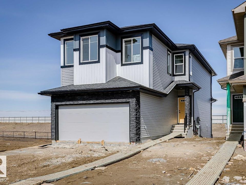 1st image of 37 Axelwood Cres