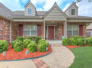514 N Vine St, Jenks, OK 74037