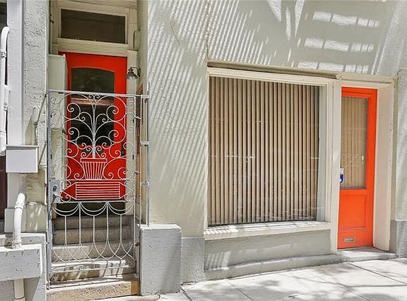 2nd image of 822 Baronne St