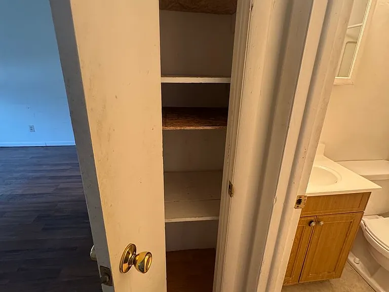 1707 S Huntington Dr — Photo 4
