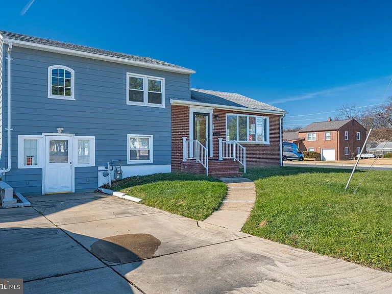 312 N Hammonds Ferry Rd — Photo 1