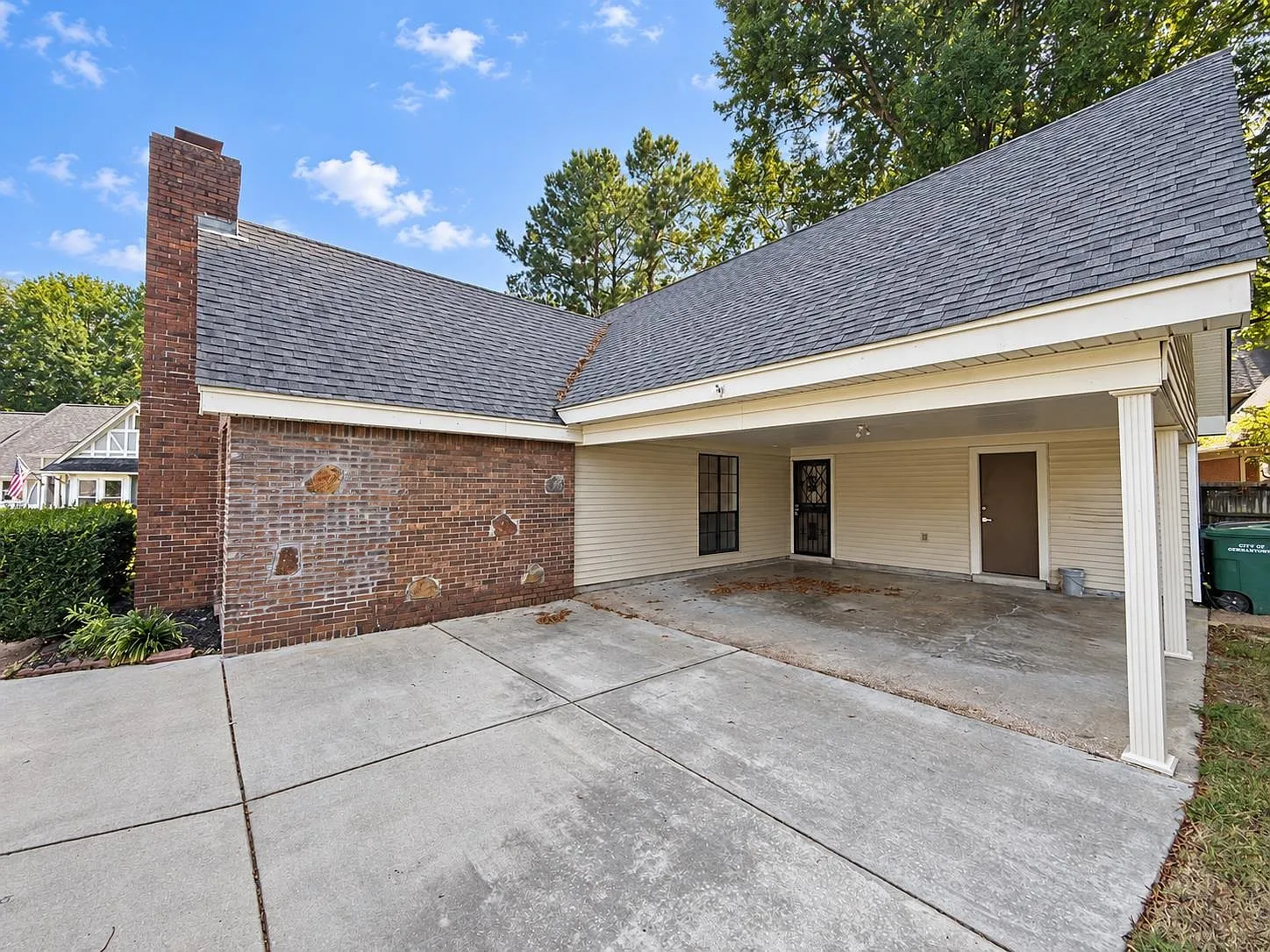 4 bed, 2.0 bath, 2072 sqft, $2,500 — Photo 2