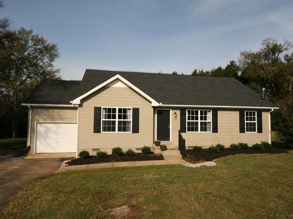 great curb appeal on quiet cul-de-sac