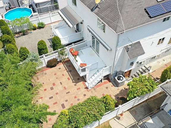 5th image of 301 Oldfield St