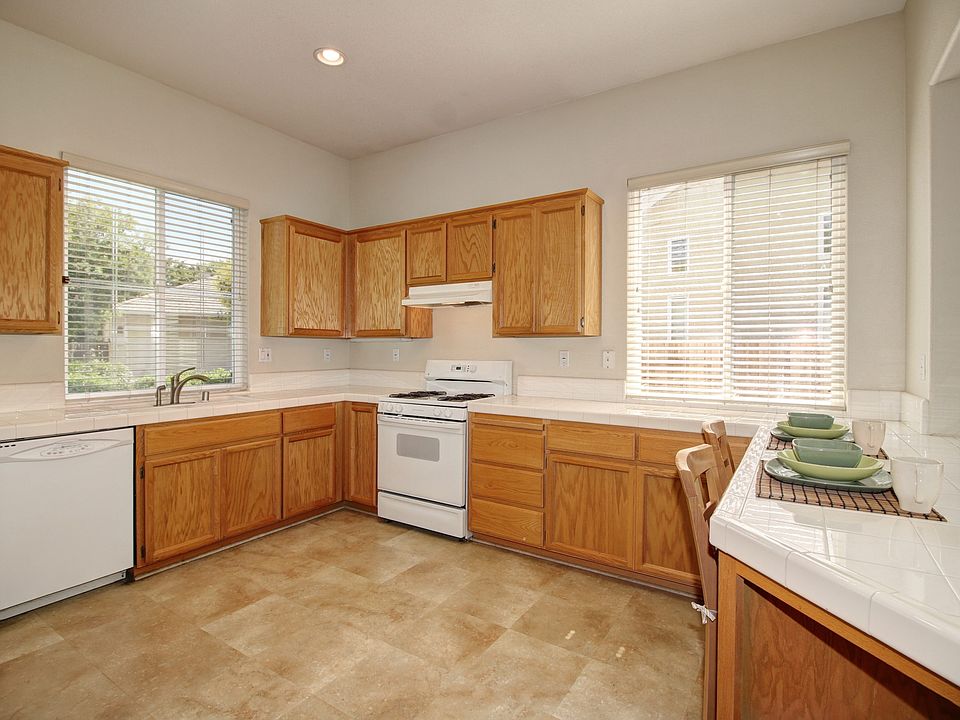 2nd image of 63 Rosier Cir
