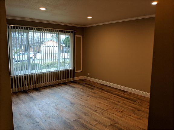 3rd image of 1820 Mandel Ct