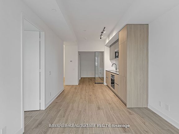 4th image of 108 Peter St #3001