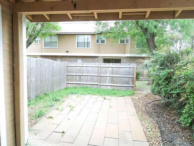 945 Schertz Pkwy #4 — Photo 22