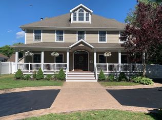 131 W Islip Rd, West Islip, NY 11795
