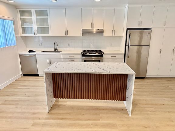 3rd image of 1346 N Laurel Ave APT 104