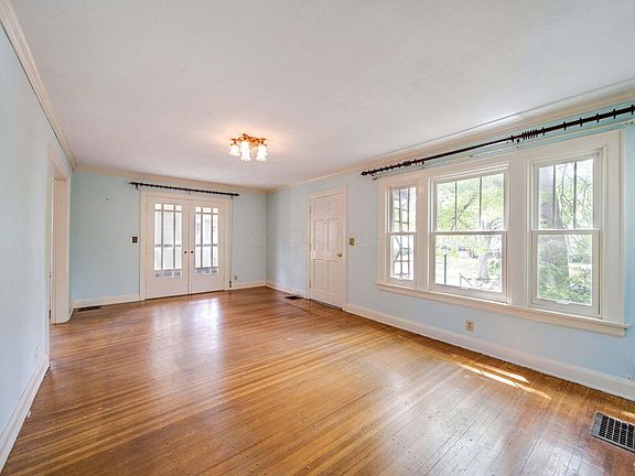5th image of 1170 Willard Ave