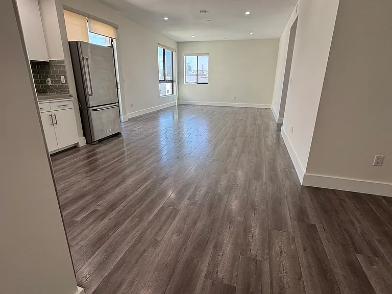 1046 S Serrano Ave #4 — Photo 2