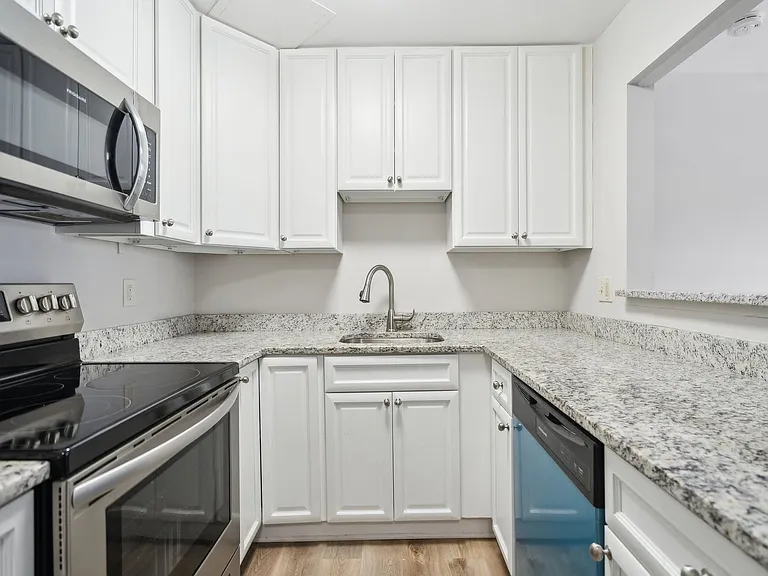 7907 Timarand Ct — Photo 12