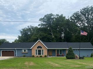 1411 W Old National Trl, Greenville, IL 62246