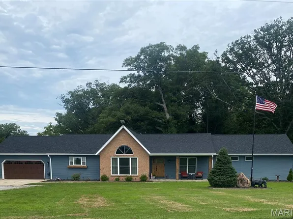 1411 W Old National Trl, Greenville, IL 62246
