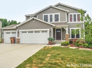 2886 Sunset Ridge Ct NE, Rockford, MI 49341