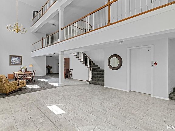 5th image of 964 Claytonbrook Dr APT 1C