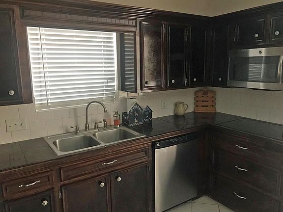 4th image of 3611 Highgreen Dr