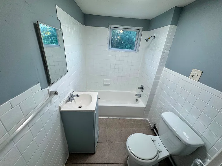 179 Isabella Ave #3R — Photo 2