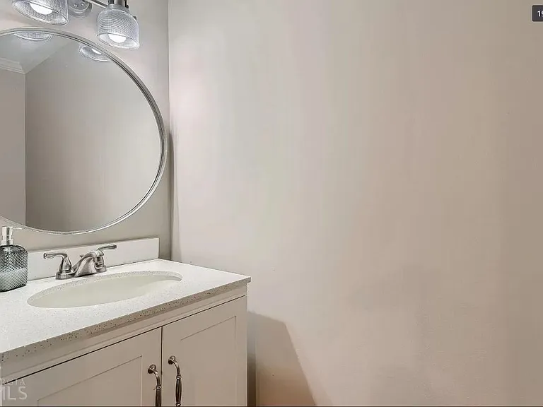 2208 Queen Anne Ct — Photo 26