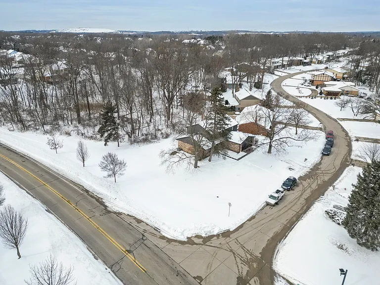 711 Medinah Dr — Photo 51