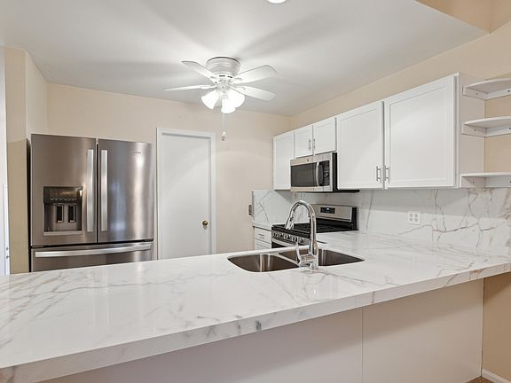 5th image of 2742 Stonebluff Dr SW