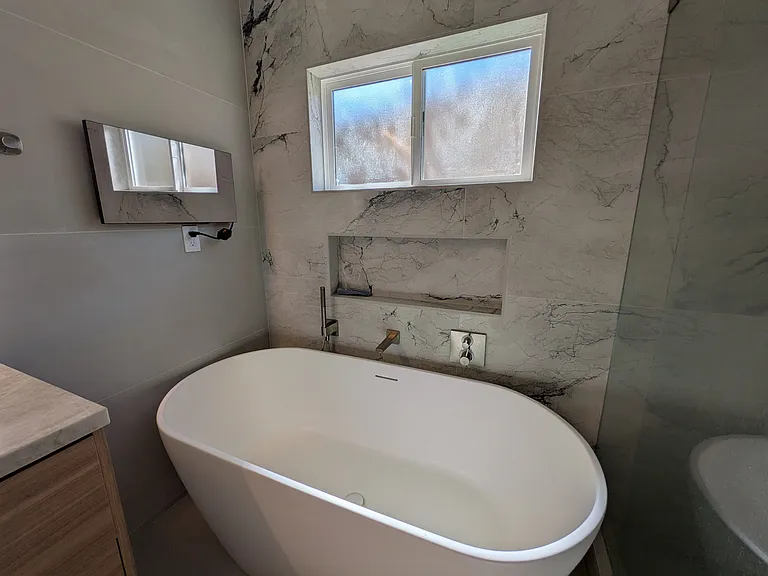 high end master bathroom 2