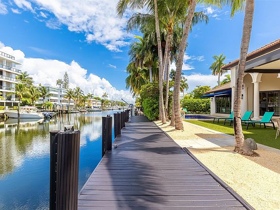 2nd image of 9 Fiesta Way