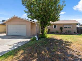 1435 Cypress Ln, Lemoore, CA 93245