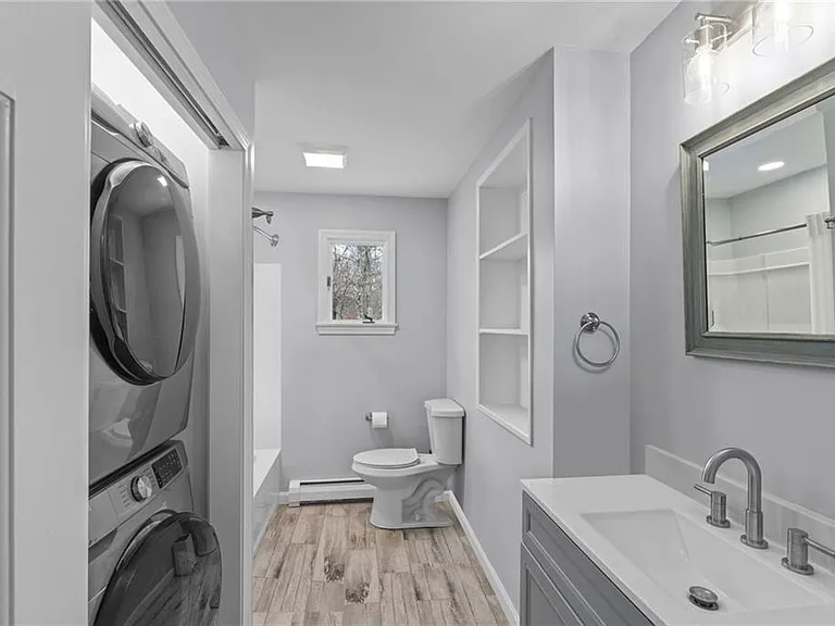 141 Congdon Dr — Photo 9