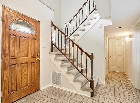 2nd image of 2412 Park Place Dr