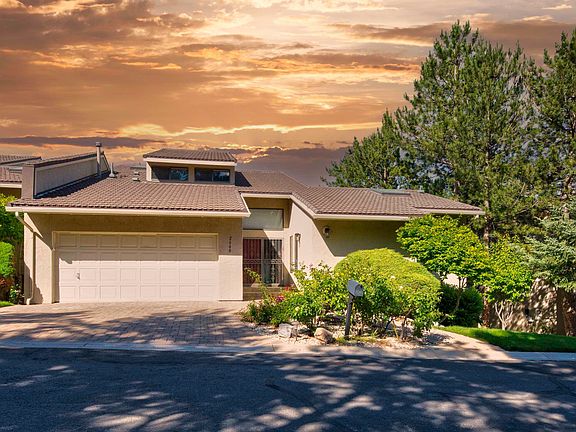 2nd image of 2640 Rockview Dr