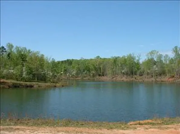 508 Honey Suckle Ct, Jefferson, GA 30549