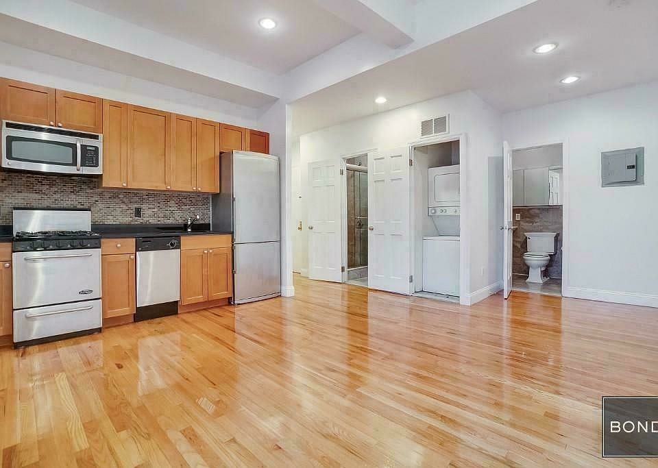 1st image of 207 2nd Ave APT 5R