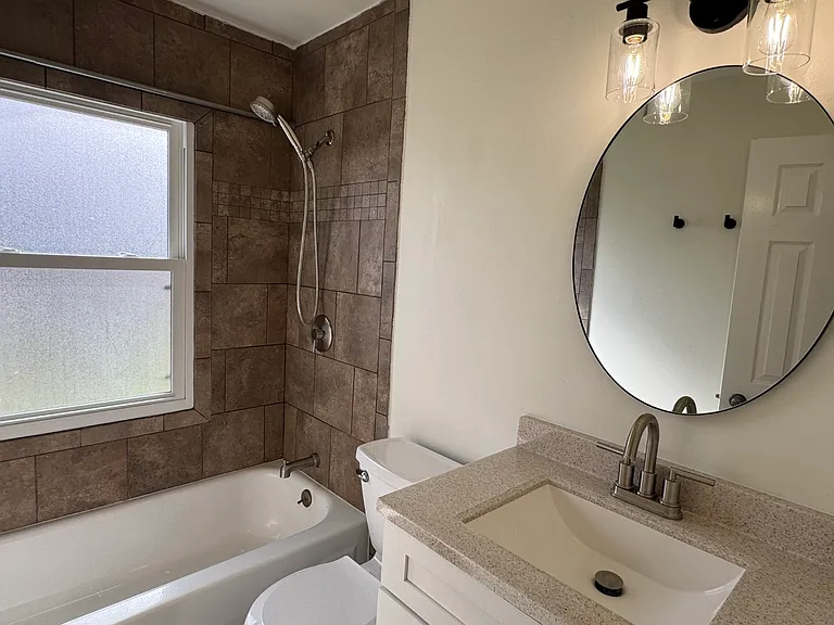 2319 Pinehurst Dr — Photo 13