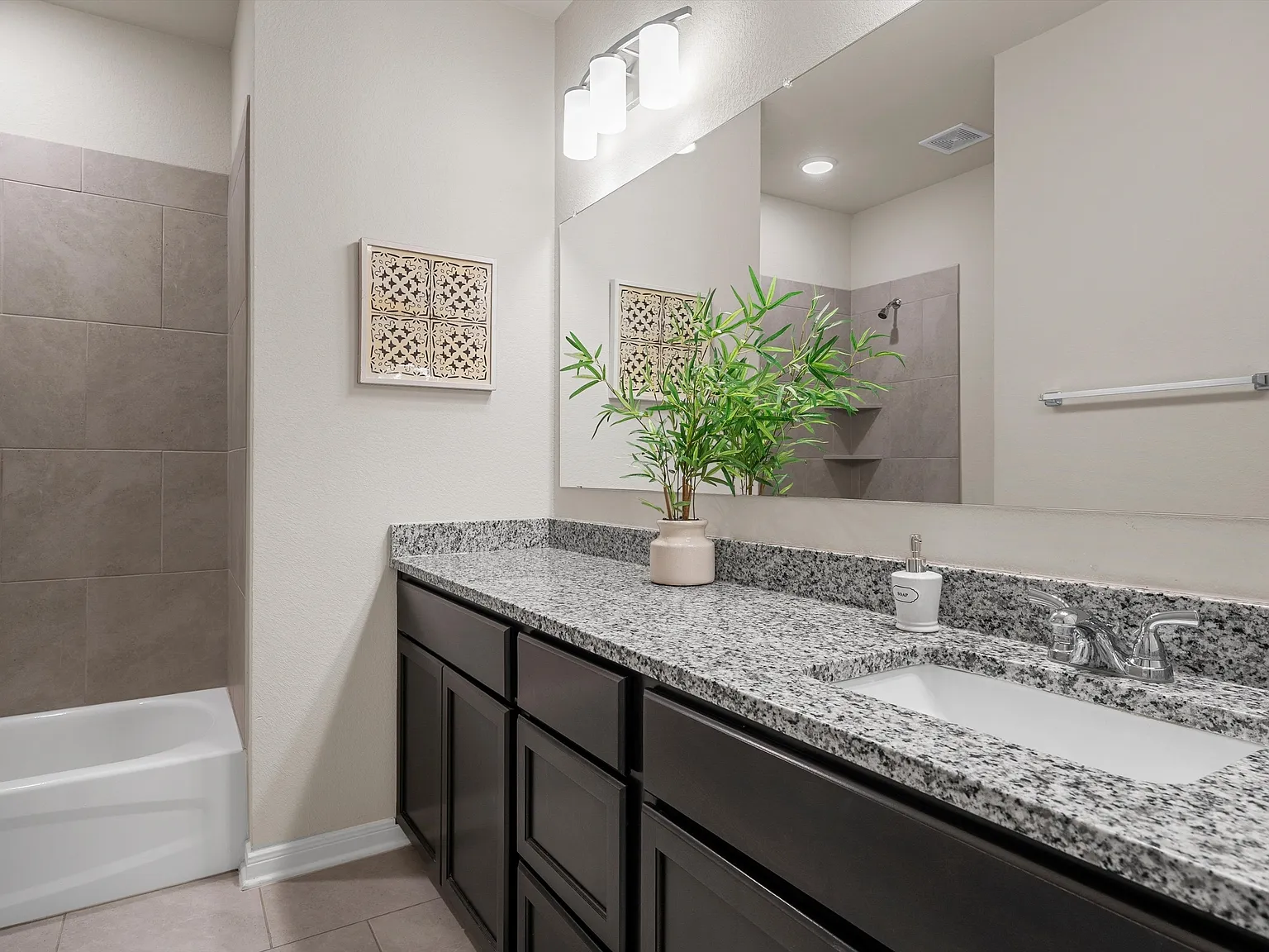 1524 Elise Avenue - 1 — Photo 4