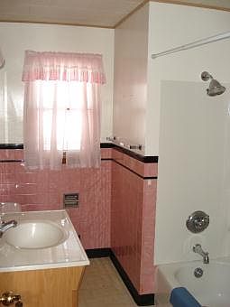 5th image of 406 W Dewey St