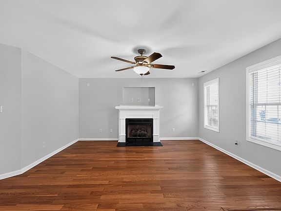 4th image of 3633 Blue Blossom Dr