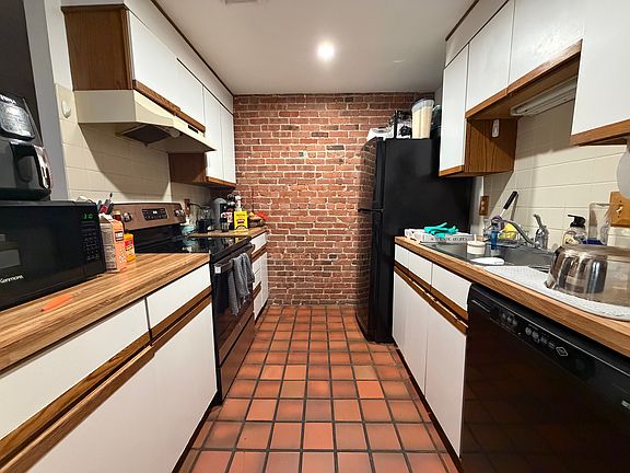 4th image of 87 Gainsborough St APT 206