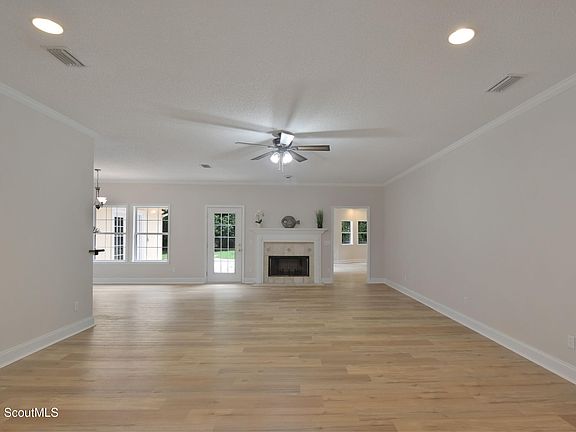 4th image of 124 Mackay Dr