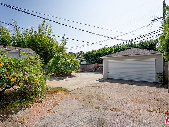 4th image of 4051 Sawtelle Blvd