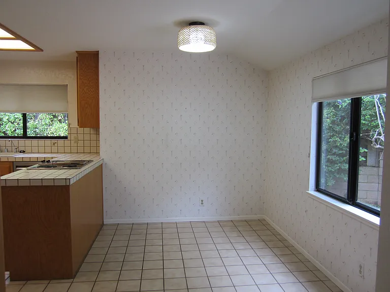 3725 Lincolnwood Dr — Photo 13