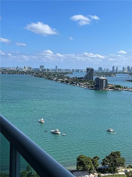 1st image of 1800 N Bayshore Dr APT 2514