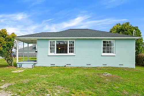 1114 McKenzie Ave Photo 1