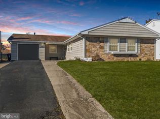 16 Eagen Ln, Willingboro, NJ 08046